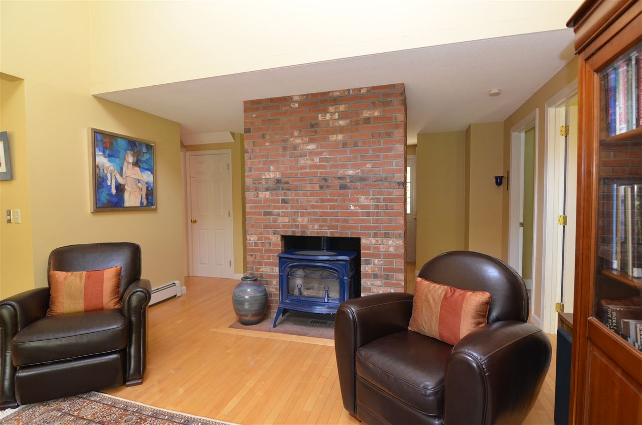 135 Ridge Road New London, NH 03257 - Photo 10 of 32