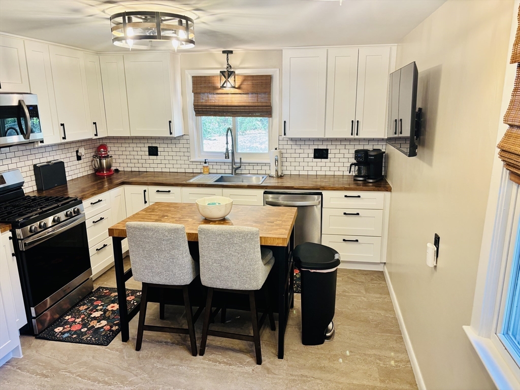 75 Park Road Lynn, MA 01904 - Photo 5 of 31 Gallery Image 5