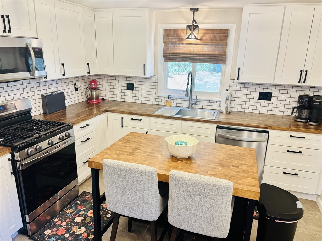 75 Park Road Lynn, MA 01904 - Photo 6 of 31 Gallery Image 6