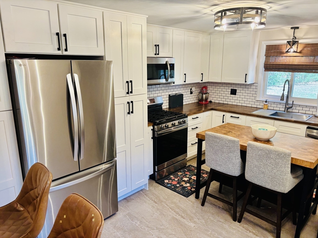 75 Park Road Lynn, MA 01904 - Photo 7 of 31 Gallery Image 7