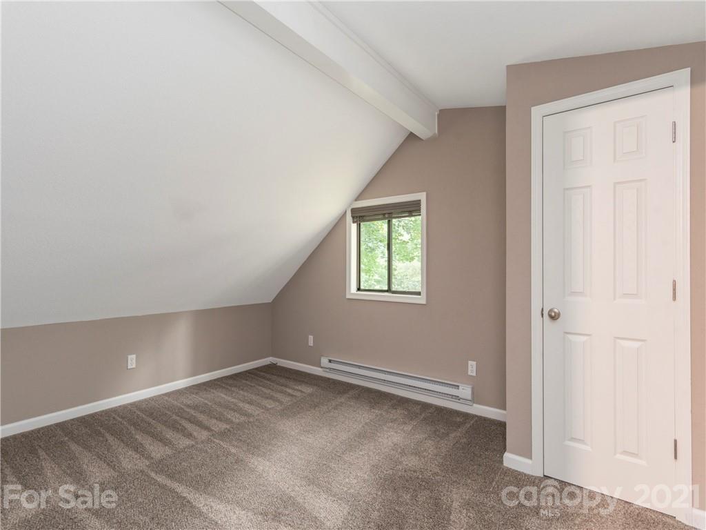 79 Susan Drive Maggie Valley, NC 28751 - Photo 14 of 17 an empty room with a window