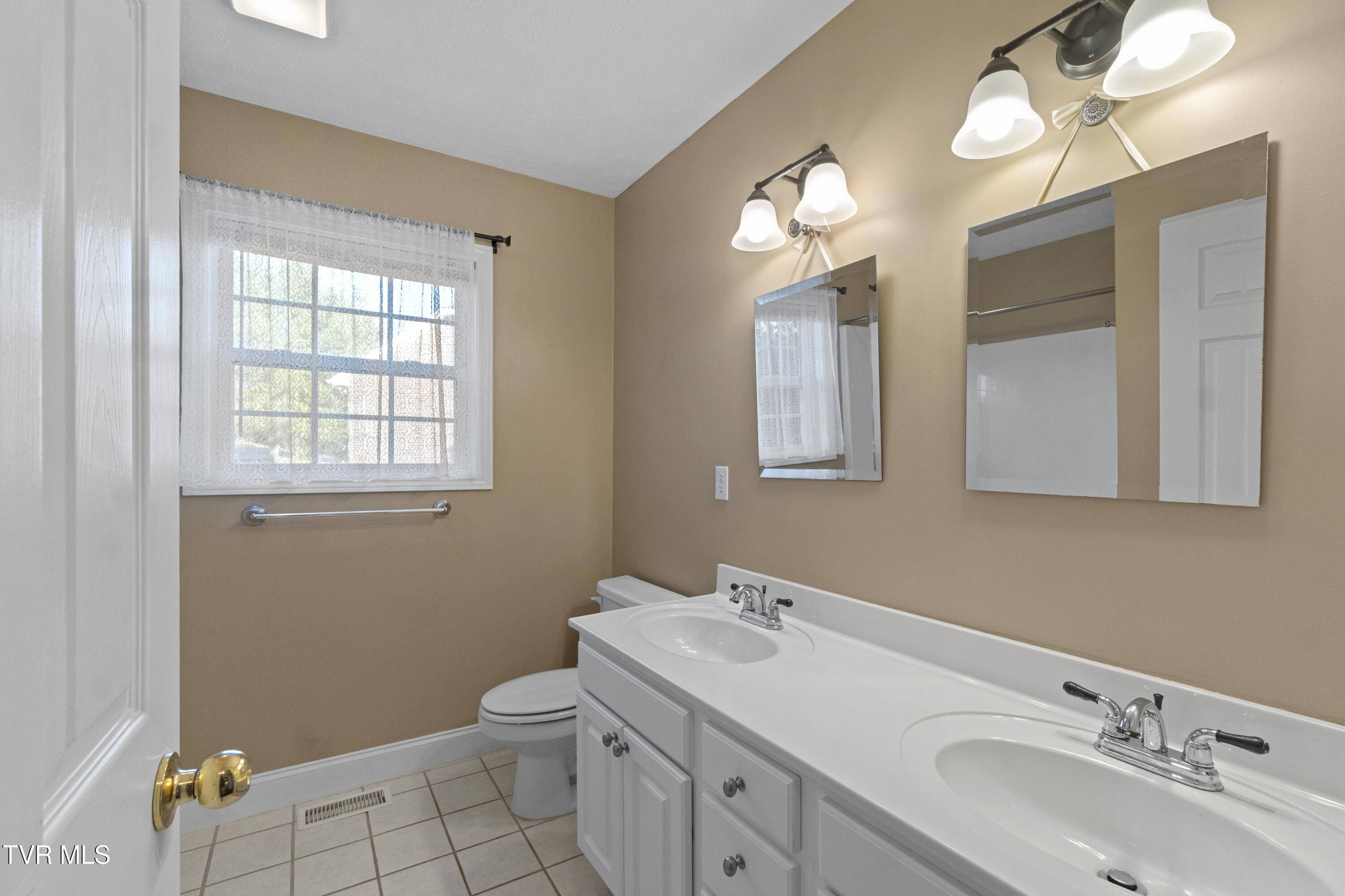 32 Capri Drive Greeneville, TN 37745 - Photo 26 of 47 DSC06133