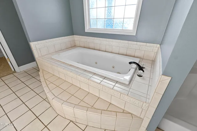 $369,900 | 32 Capri Drive, Greeneville, TN 37745