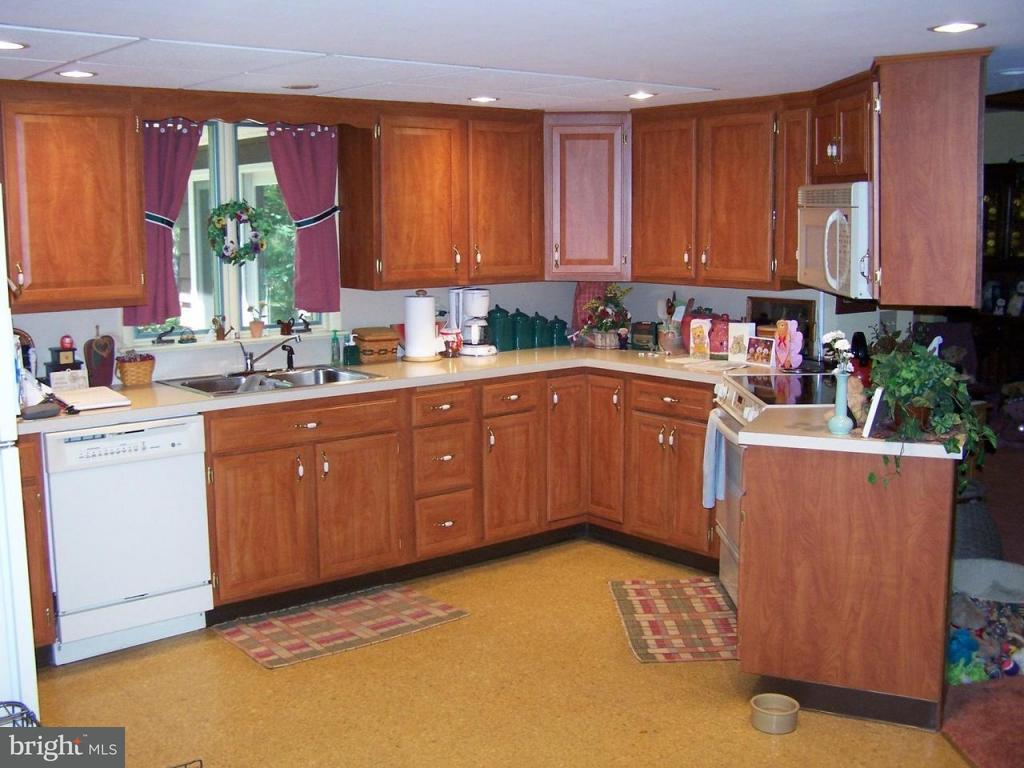 4986 Elizabethtown Road Manheim, PA 17545 - Photo 8 of 12