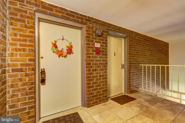 $2,200 | 11260 Chestnut Grove Square, Unit 339, Reston, VA 20190