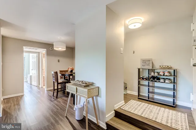 $2,200 | 11260 Chestnut Grove Square, Unit 339, Reston, VA 20190