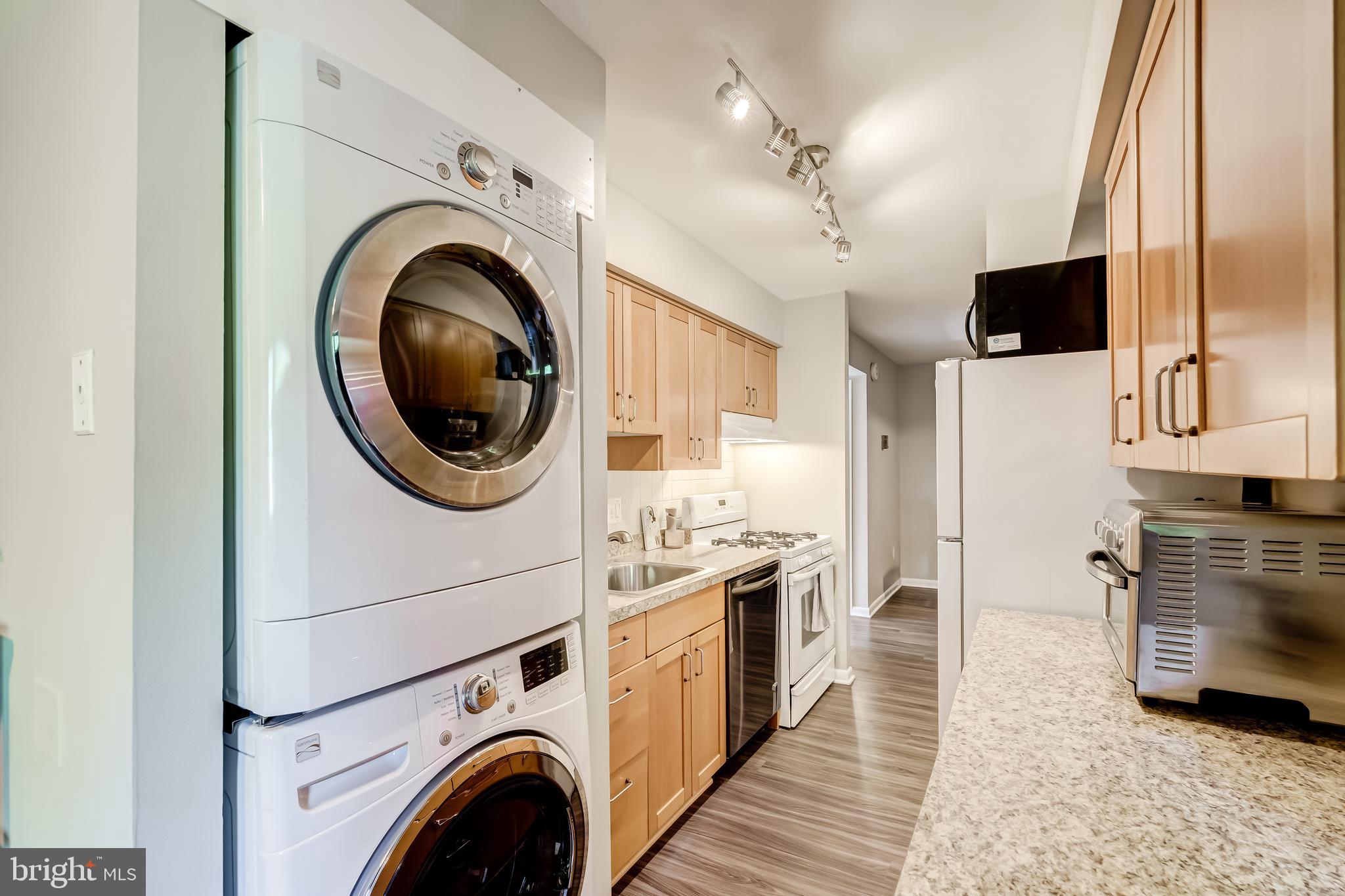11260 Chestnut Grove Square, Unit 339 Reston, VA 20190 - Photo 10 of 30 Oversized Washer & Dryer