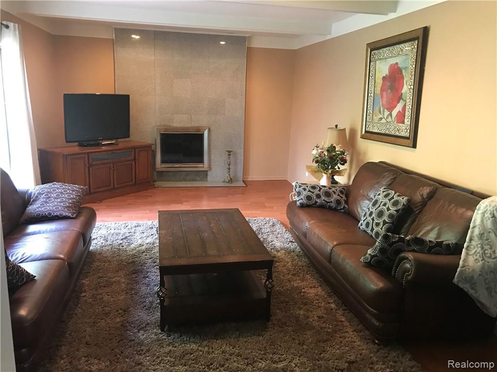 1609 Deerhurst Lane Rochester Hills, MI 48307 - Photo 25 of 38