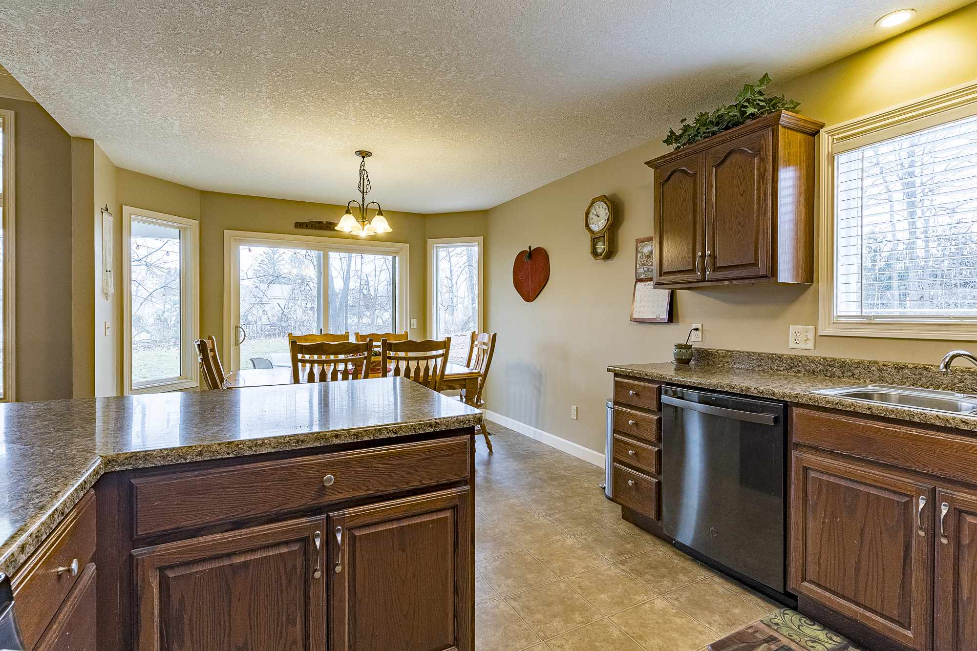 9032 Pretty Ridge Court Fort Wayne, IN 46825 - Photo 12 of 35