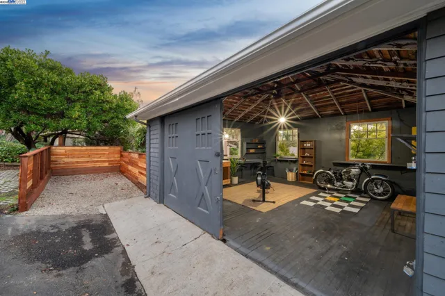 $1,395,000 | 5811 Romany Road, Oakland, CA 94618
