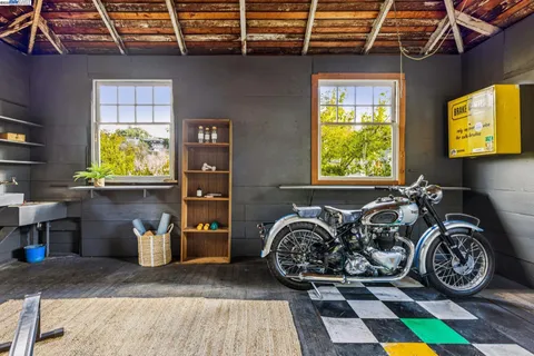 $1,395,000 | 5811 Romany Road, Oakland, CA 94618