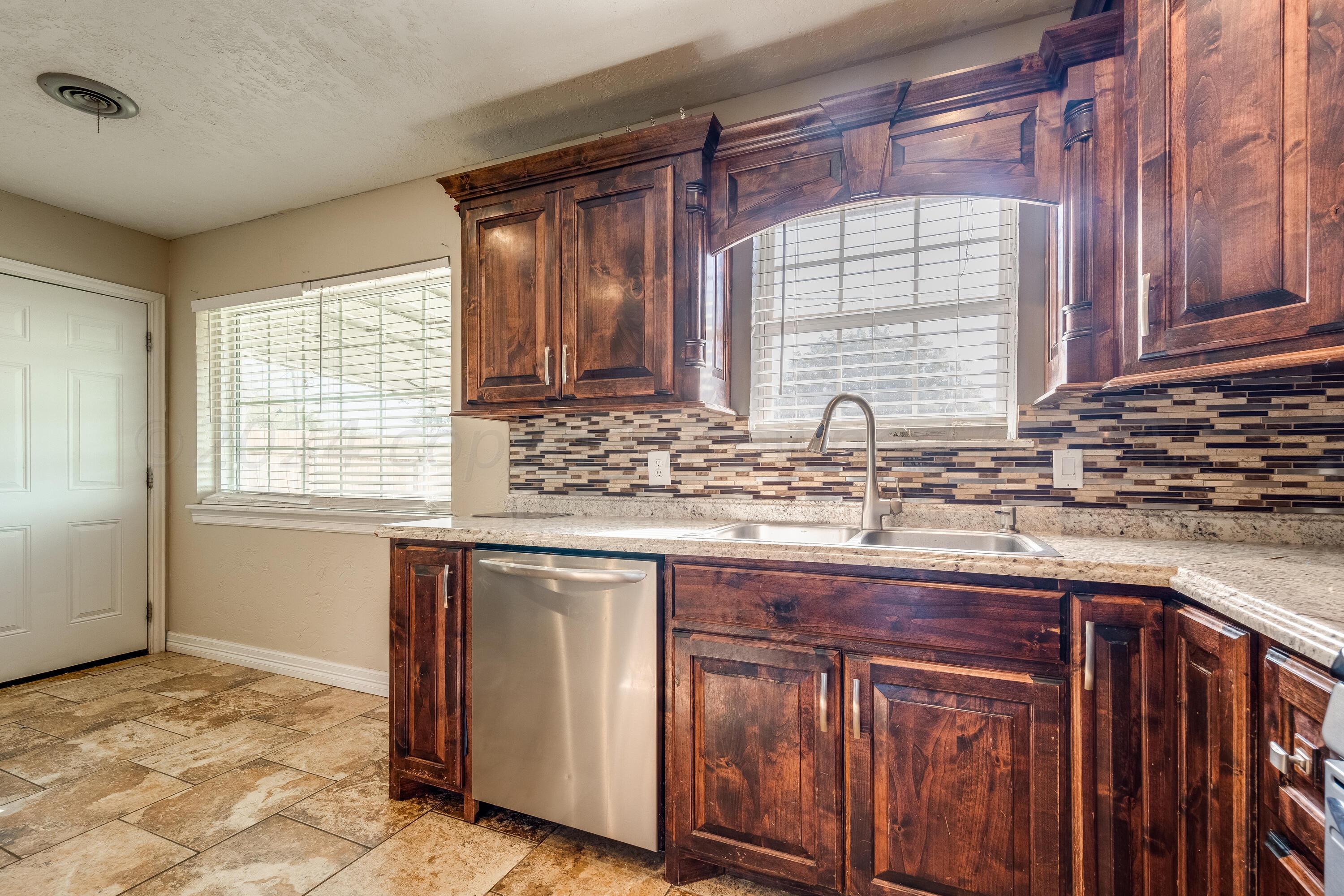 434 Ranger Street Hereford, TX 79045 - Photo 7 of 26 Kitchen - 2