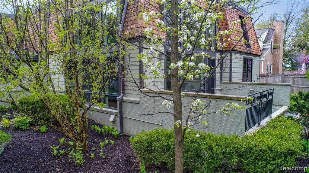 711 Rivenoak Street Birmingham, MI 48009 - Photo 53 of 58