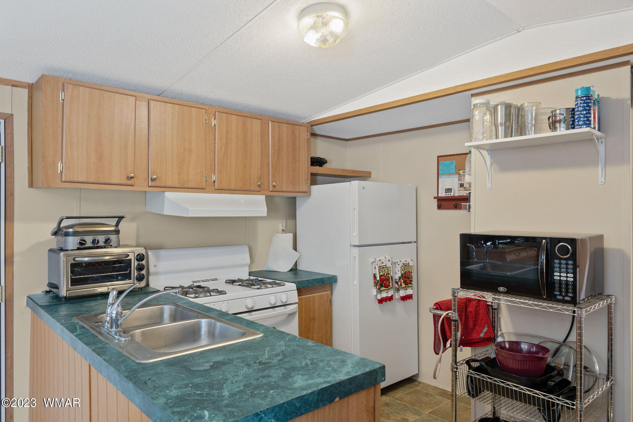 2135 Fishermans Road Overgaard, AZ 85933 - Photo 8 of 24
