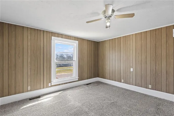 $99,000 | 702 North Kentucky Street, Iola, KS 66749