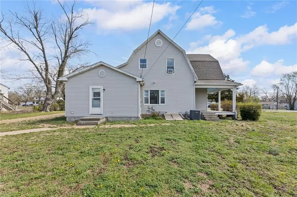 $99,000 | 702 North Kentucky Street, Iola, KS 66749