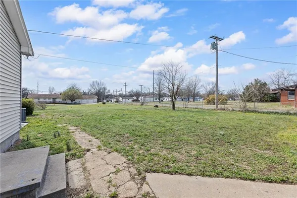 $99,000 | 702 North Kentucky Street, Iola, KS 66749