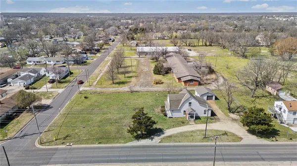 $99,000 | 702 North Kentucky Street, Iola, KS 66749