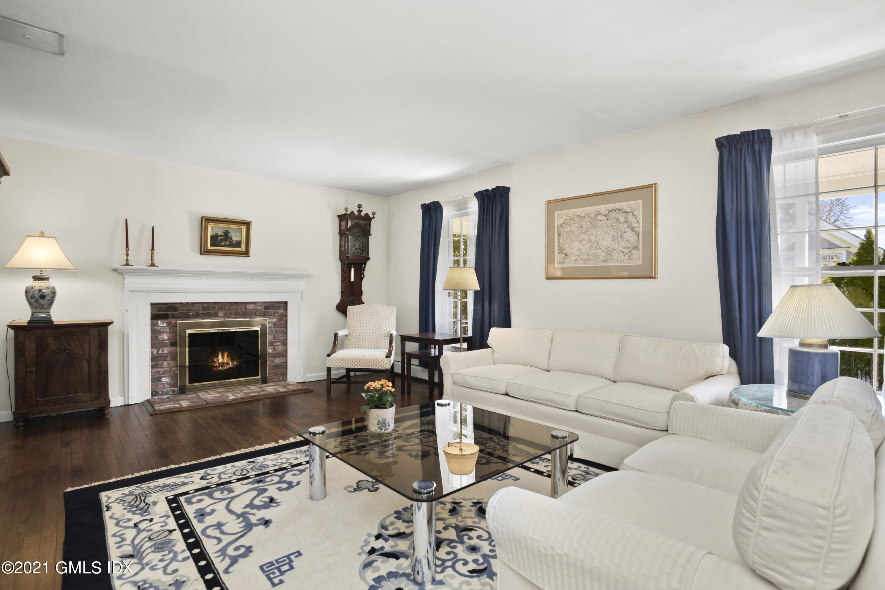 129 Shore Road Old Greenwich, CT 06870 - Photo 7 of 31 129 Shore Rd Old Greenwich CT-print-016-