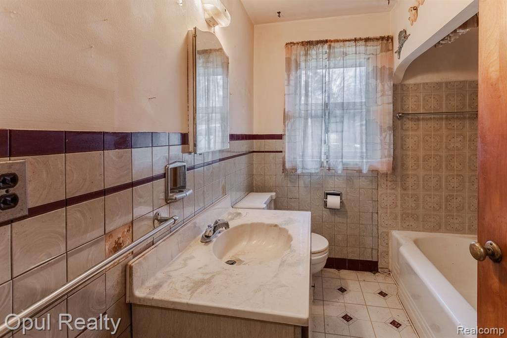 40295 Harris Road Belleville, MI 48111 - Photo 8 of 32