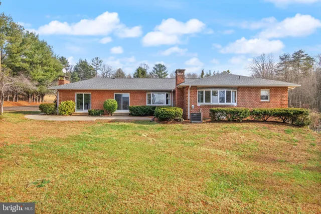 $1,200,000 | 375 7 Ponds Road, Amissville, VA 20106