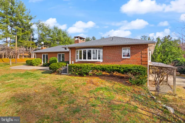 $1,200,000 | 375 7 Ponds Road, Amissville, VA 20106