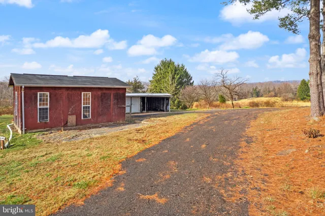 $1,200,000 | 375 7 Ponds Road, Amissville, VA 20106