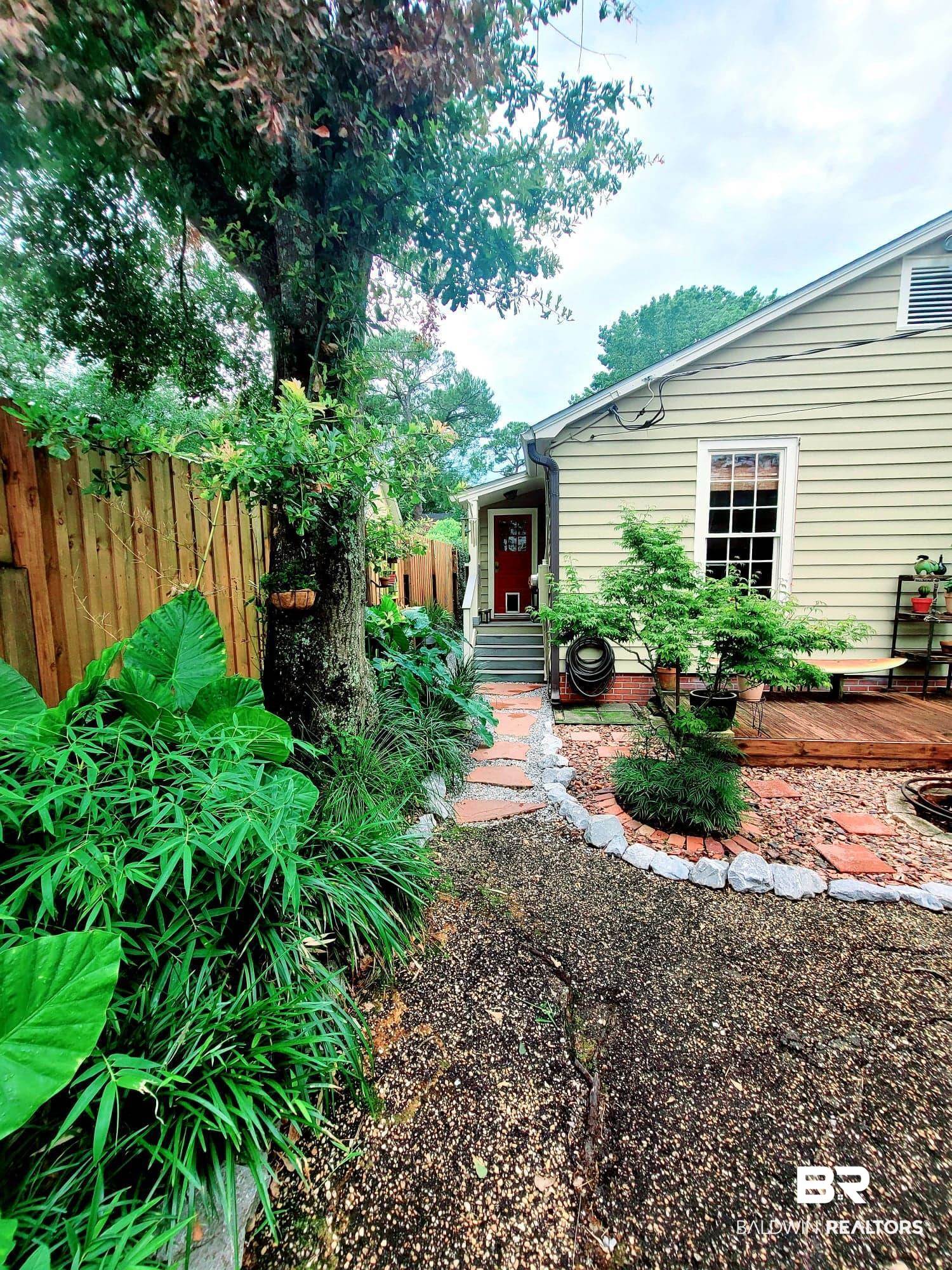 2005 Emogene Street Mobile, AL 36606 - Photo 12 of 32