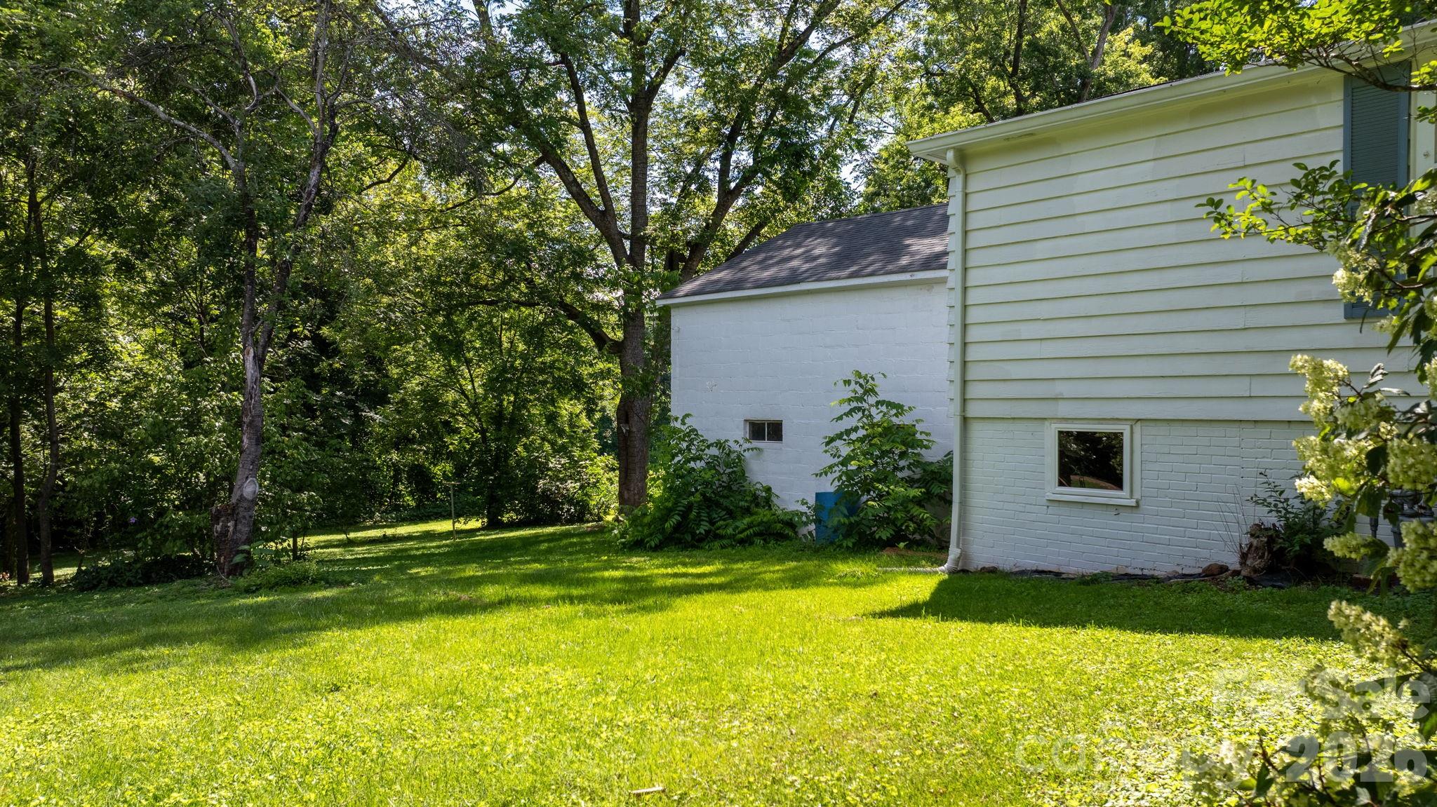 608 1st Street West Conover, NC 28613 - Photo 11 of 35
