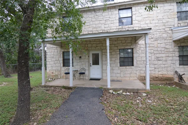 $1,675 | 8912 Circle Drive, Unit D, Austin, TX 78736