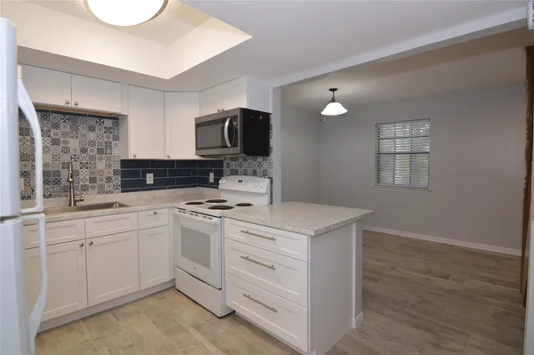 $1,675 | 8912 Circle Drive, Unit D, Austin, TX 78736
