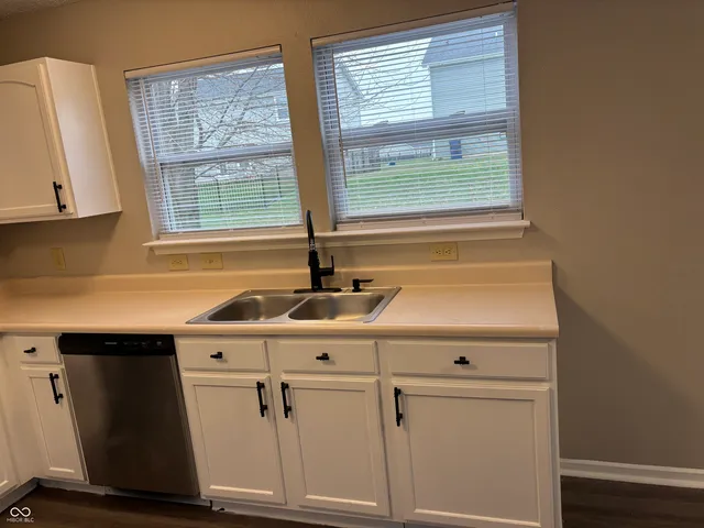 $1,995 | 1380 King Maple Drive, Greenfield, IN 46140