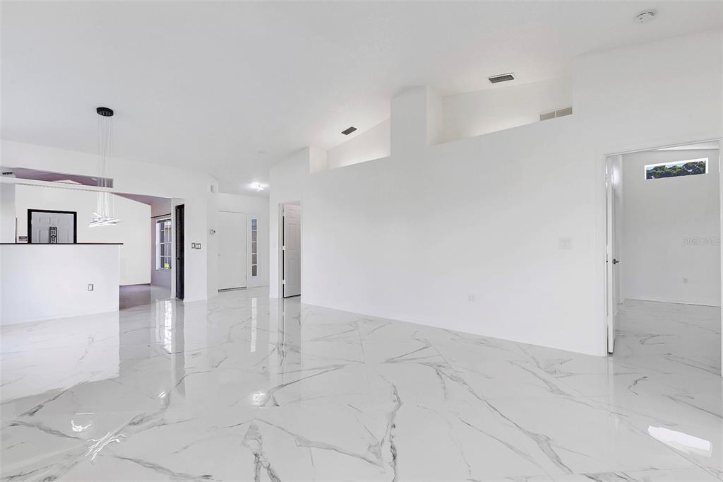 721 Spring Lakes Boulevard Bradenton, FL 34210 - Photo 17 of 34