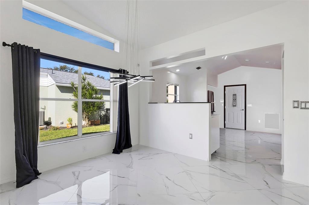 721 Spring Lakes Boulevard Bradenton, FL 34210 - Photo 8 of 34