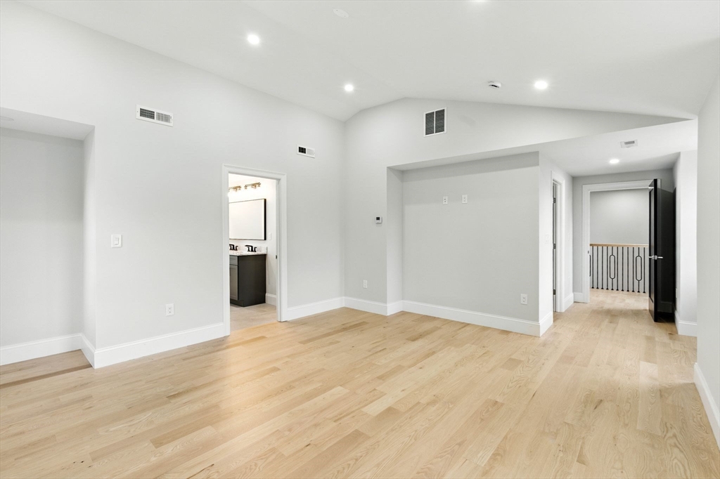 11 Washington Street, Unit 5 Ipswich, MA 01938 - Photo 22 of 41