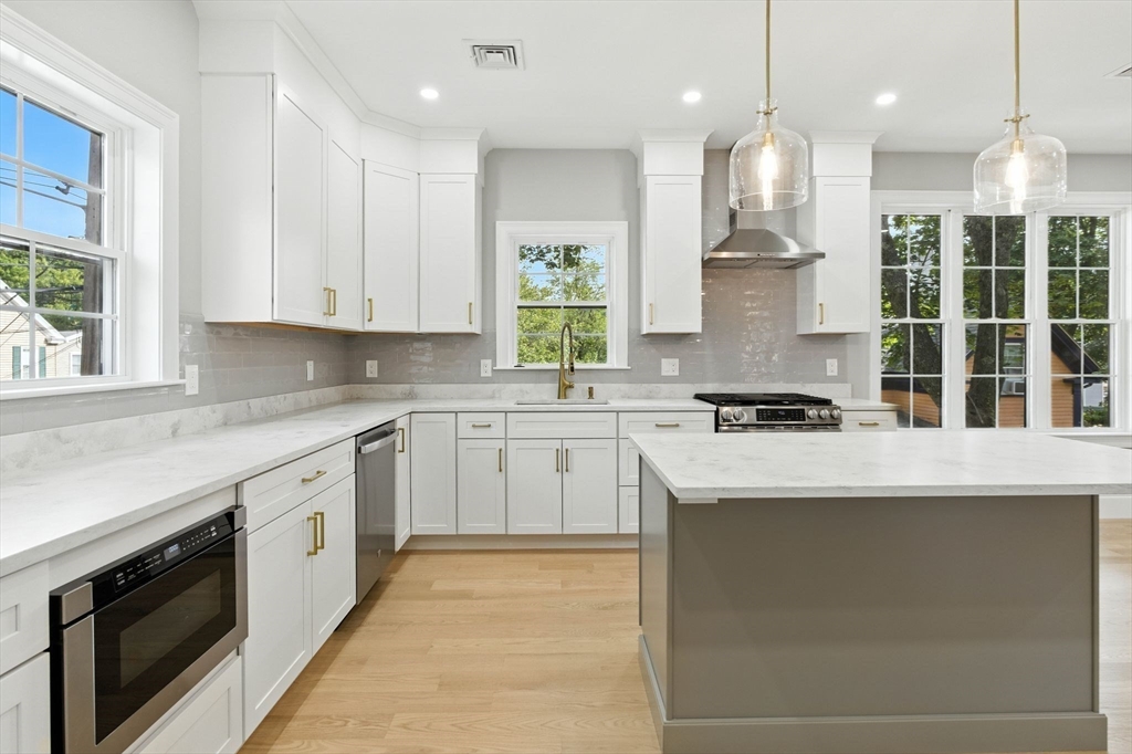 11 Washington Street, Unit 5 Ipswich, MA 01938 - Photo 4 of 41