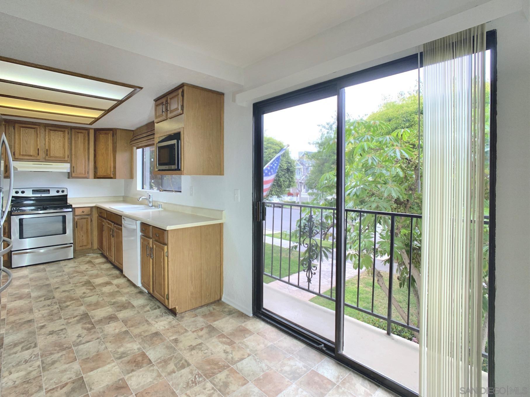 835 E Avenue, Unit A Coronado, CA 92118 - Photo 19 of 33