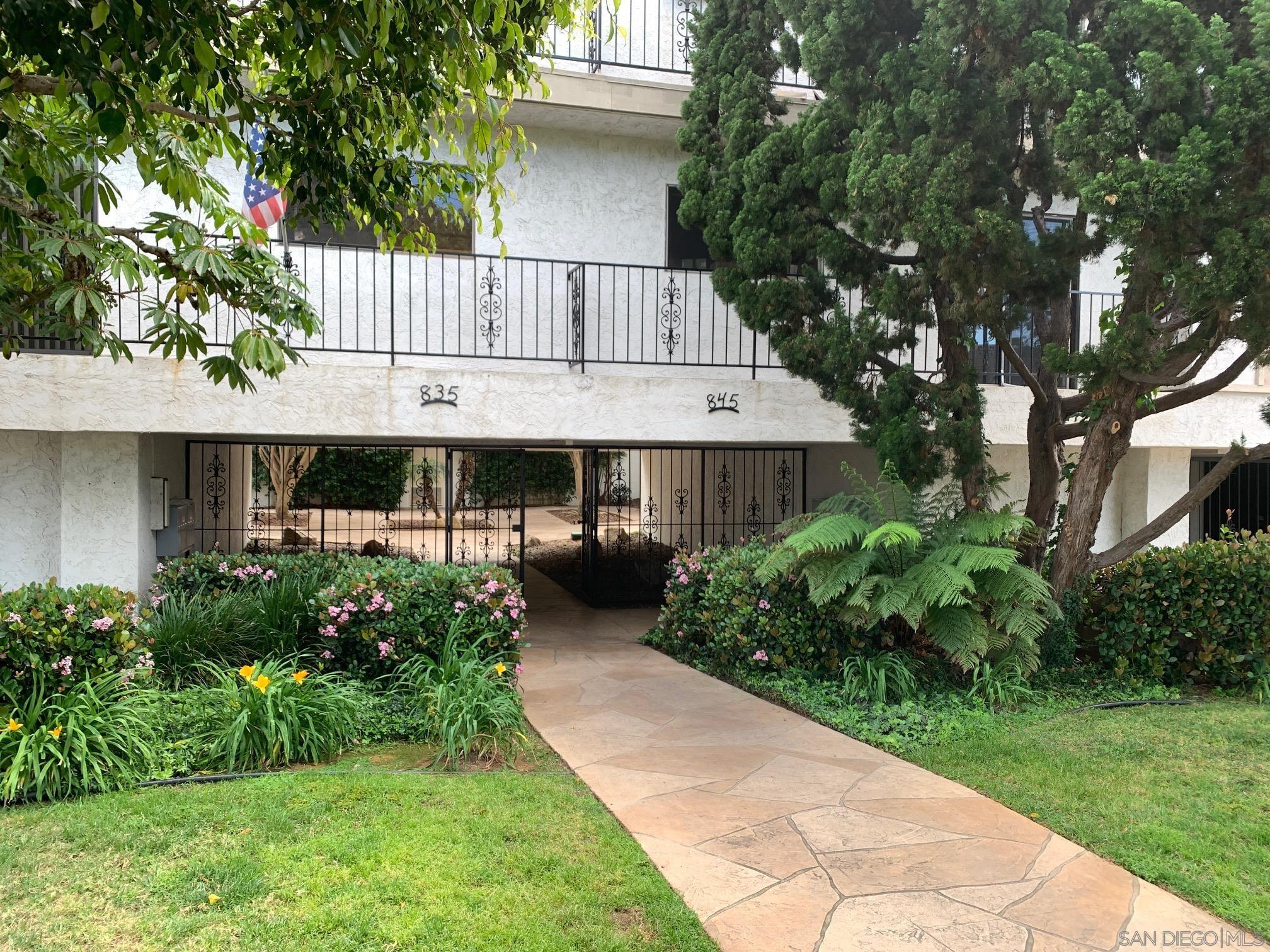 835 E Avenue, Unit A Coronado, CA 92118 - Photo 6 of 33