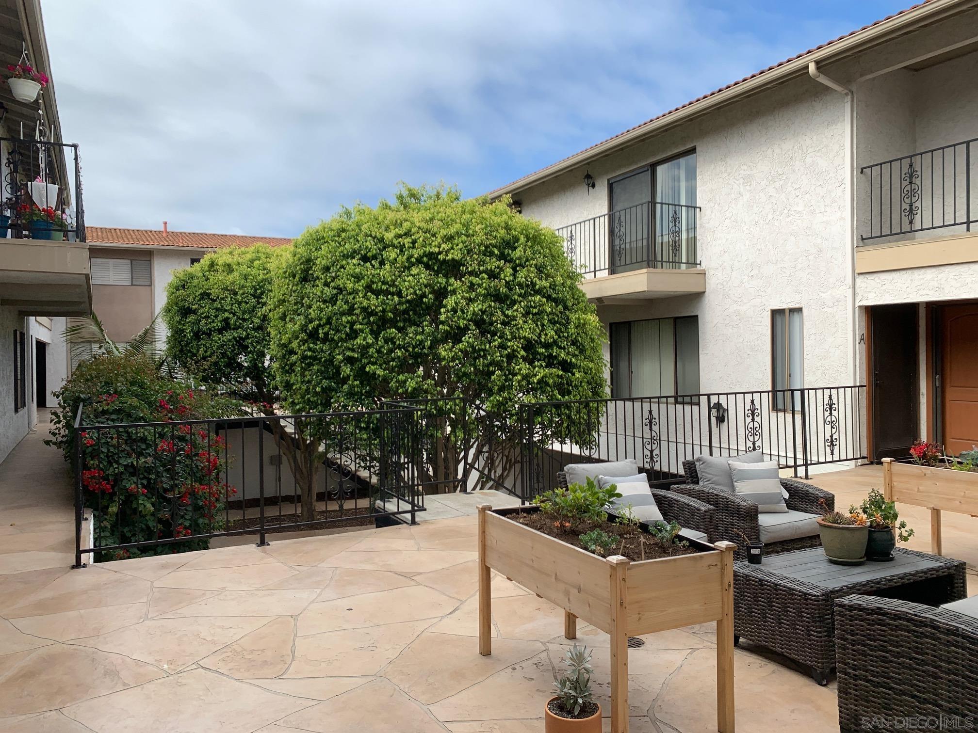 835 E Avenue, Unit A Coronado, CA 92118 - Photo 9 of 33