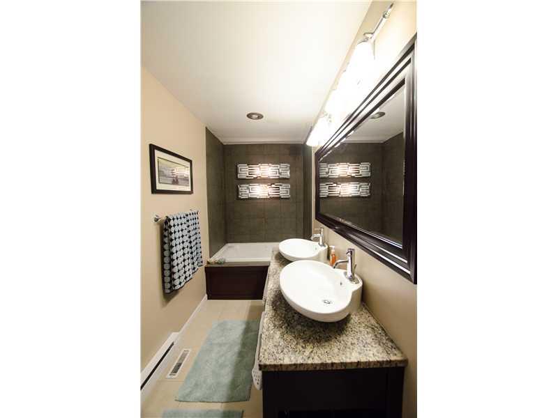7 Winthrop Road Pittsburgh, PA 15205 - Photo 14 of 25 Master Bath/Spa.