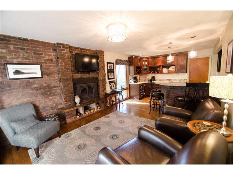 7 Winthrop Road Pittsburgh, PA 15205 - Photo 8 of 25 Family Room.