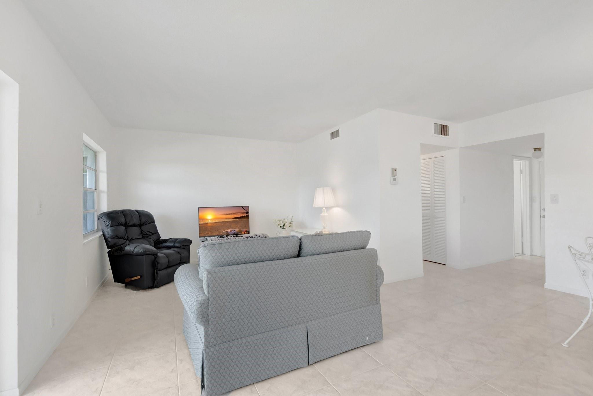 5501 Northwest 2nd Avenue, Unit 302 Boca Raton, FL 33487 - Photo 8 of 28 Photo 8