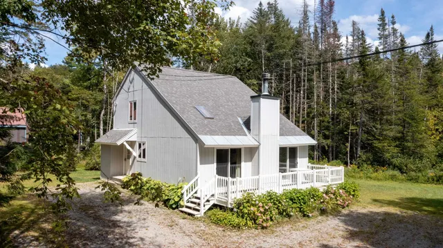 $415,000 | 275 Sherwood Forest, Londonderry, VT 05148