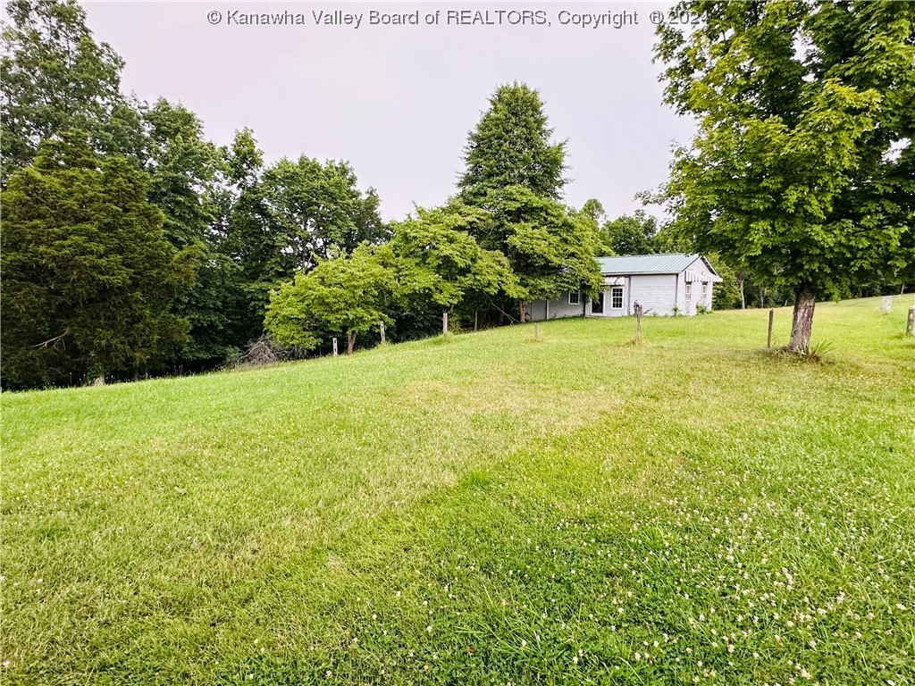 1556 Emma Road Kenna, WV 25248 - Photo 6 of 41 Gallery Image 6
