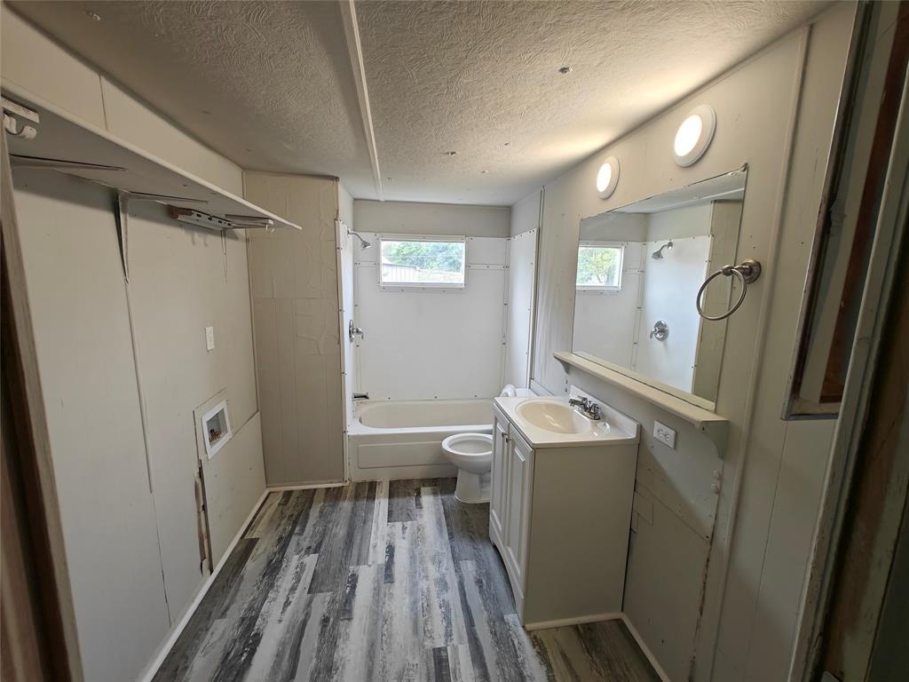 411 East Locust Street Whitewright, TX 75491 - Photo 4 of 7