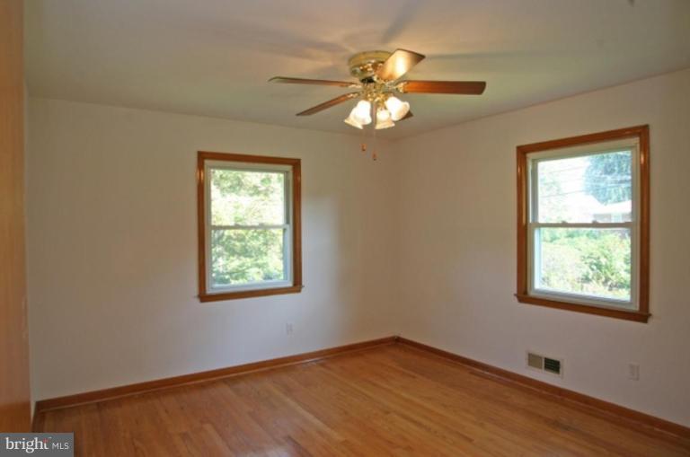 707 Greentree Road Linthicum Heights, MD 21090 - Photo 9 of 11 Bedroom #2