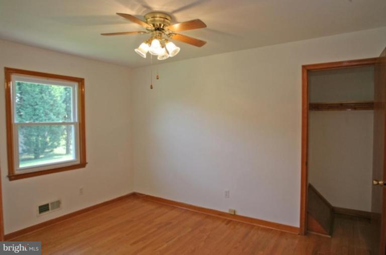 707 Greentree Road Linthicum Heights, MD 21090 - Photo 10 of 11 Bedroom #3