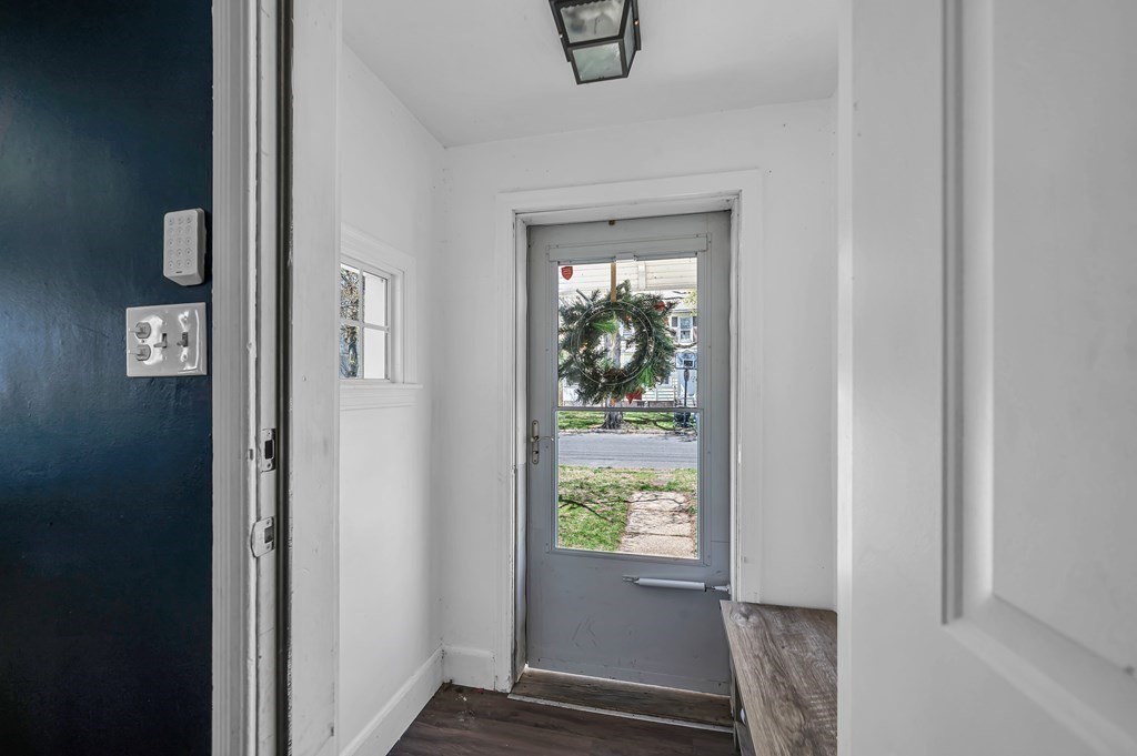 73 Francis Street Springfield, MA 01104 - Photo 10 of 36 Gallery Image 10