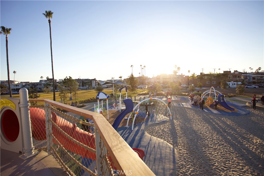 1720 West Oceanfront, Unit B Newport Beach, CA 92663 - Photo 25 of 28 a view of a balcony with furniture
