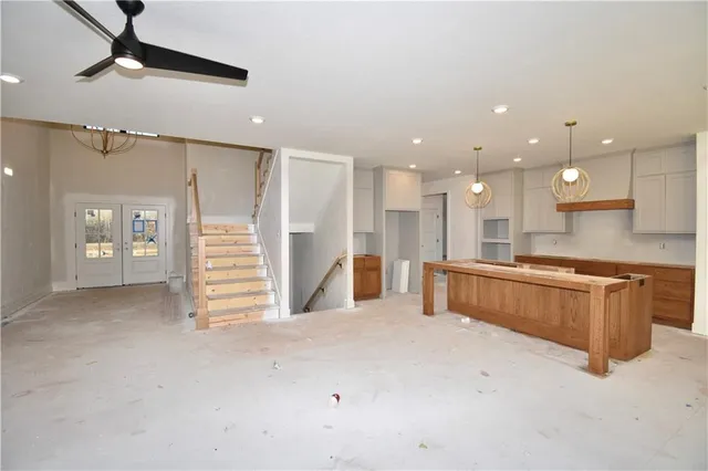 $779,999 | 7644 North Booth Avenue, Kansas City, MO 64158